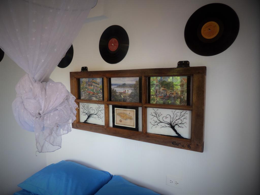 La Familia Guest House And Natural Farm Порт-Антоніо Екстер'єр фото